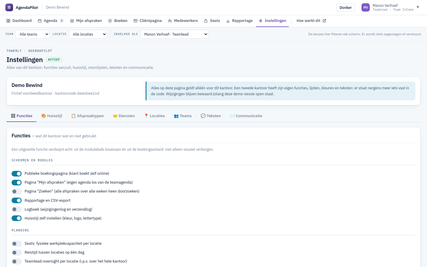 De instellingen van het kantoor met tabbladen voor functies, huisstijl, afspraaktypen, diensten, locaties, teams, teksten en communicatie